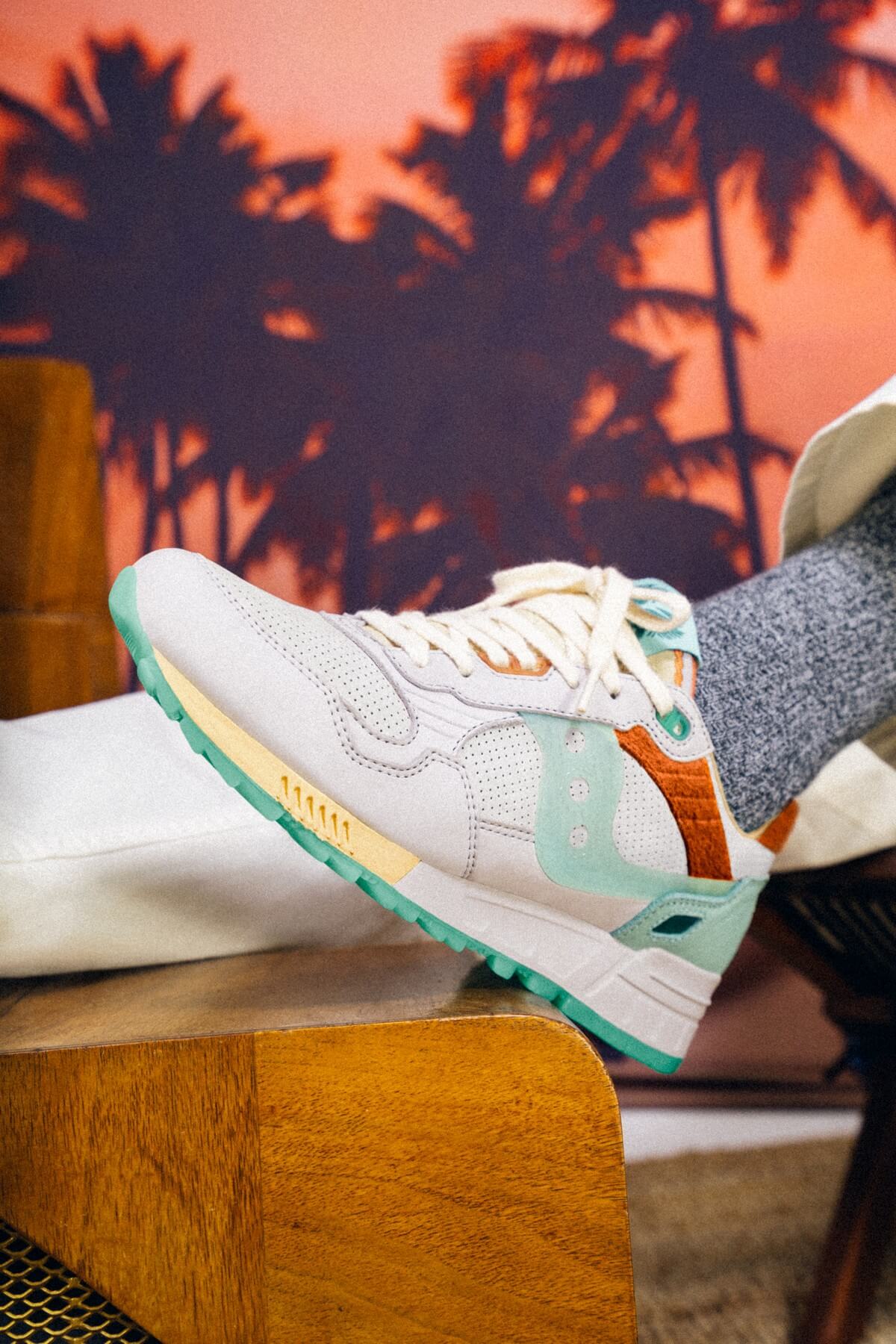 Saucony x Saucony - Shadow 5000 "St. Barth" - BeigeGreen - S70701-1