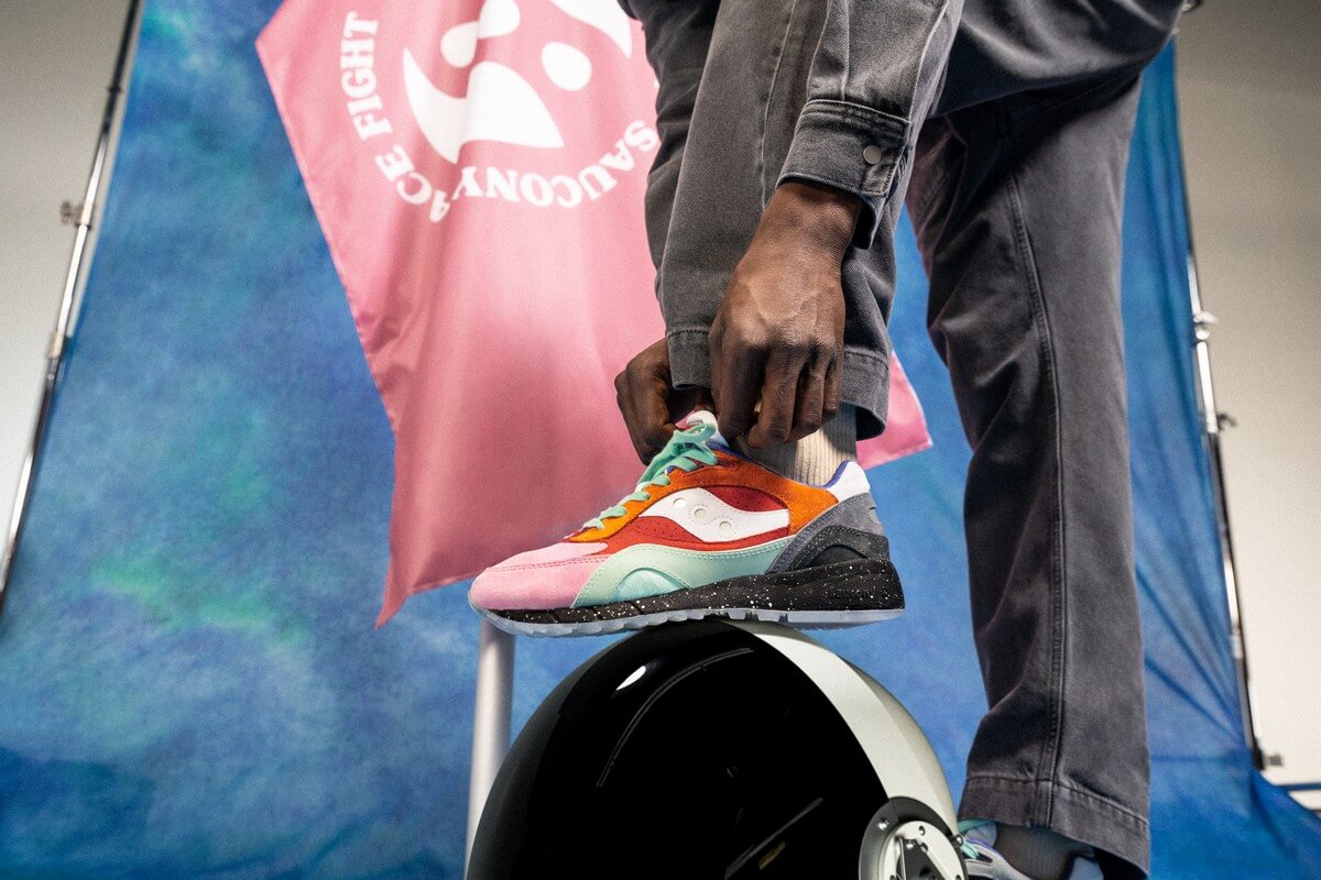 on foot: Saucony x Saucony Shadow 6000 "Space Fight"