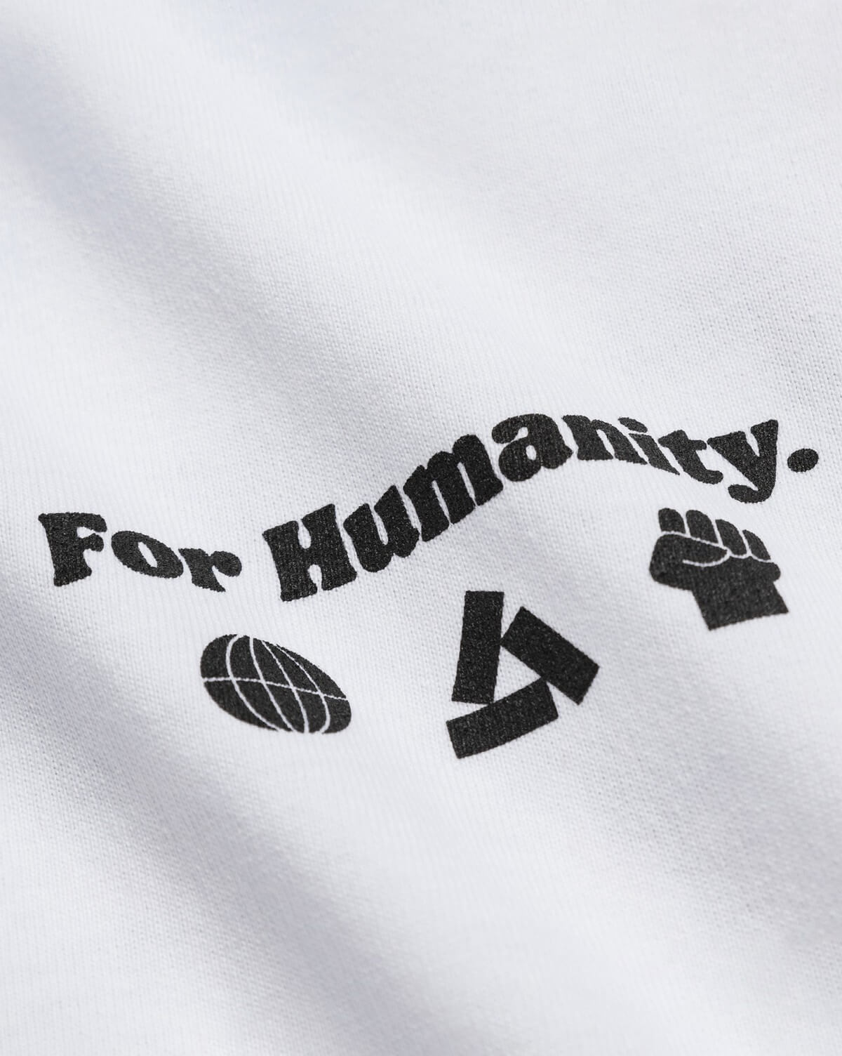 Anti-Rassismus Kampagne von Asphaltgold zum Black Friday geht weiter – „We all walk the same earth“