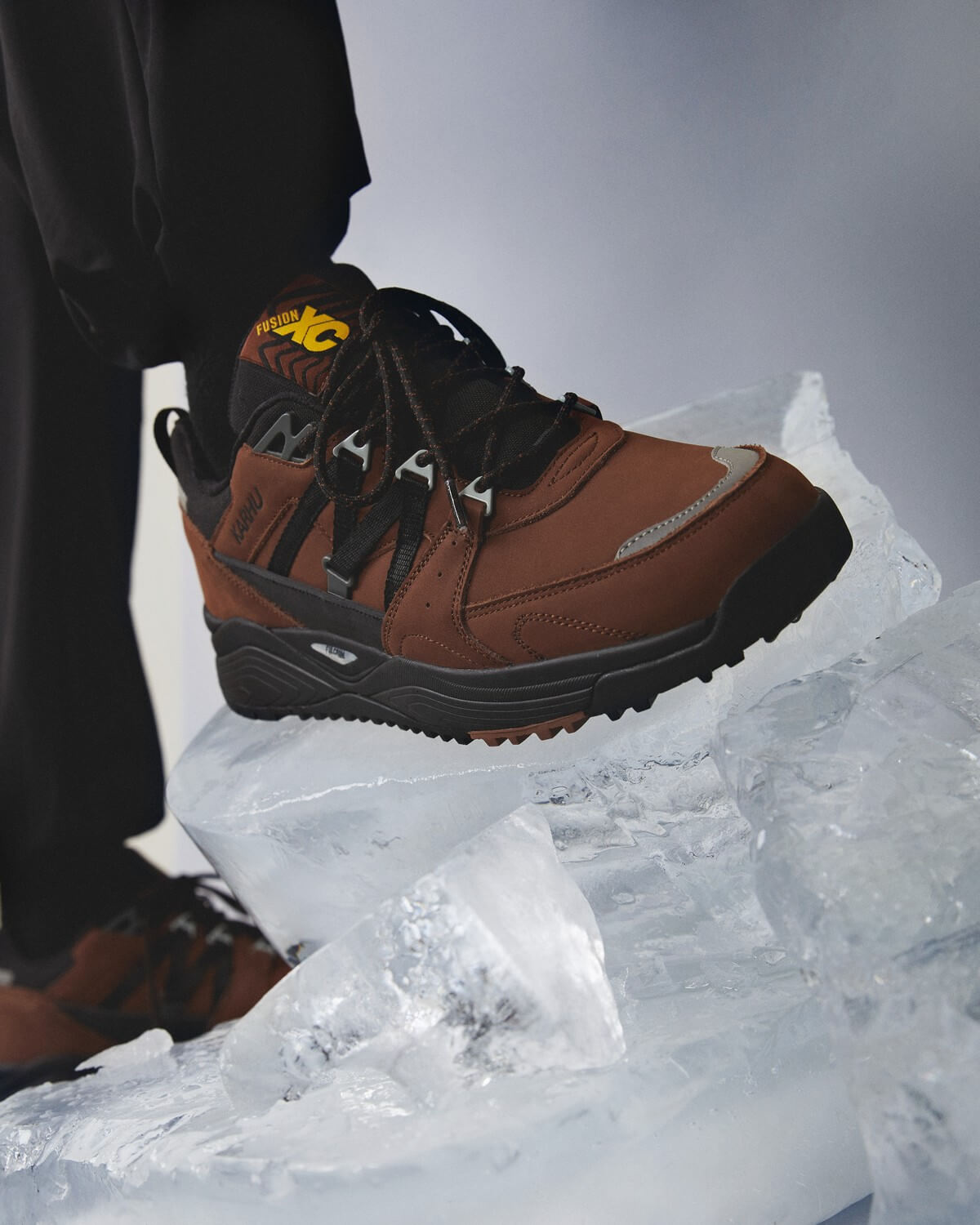 Karhu Fusion XC Aztec, Gun Metal & Abbey Stone