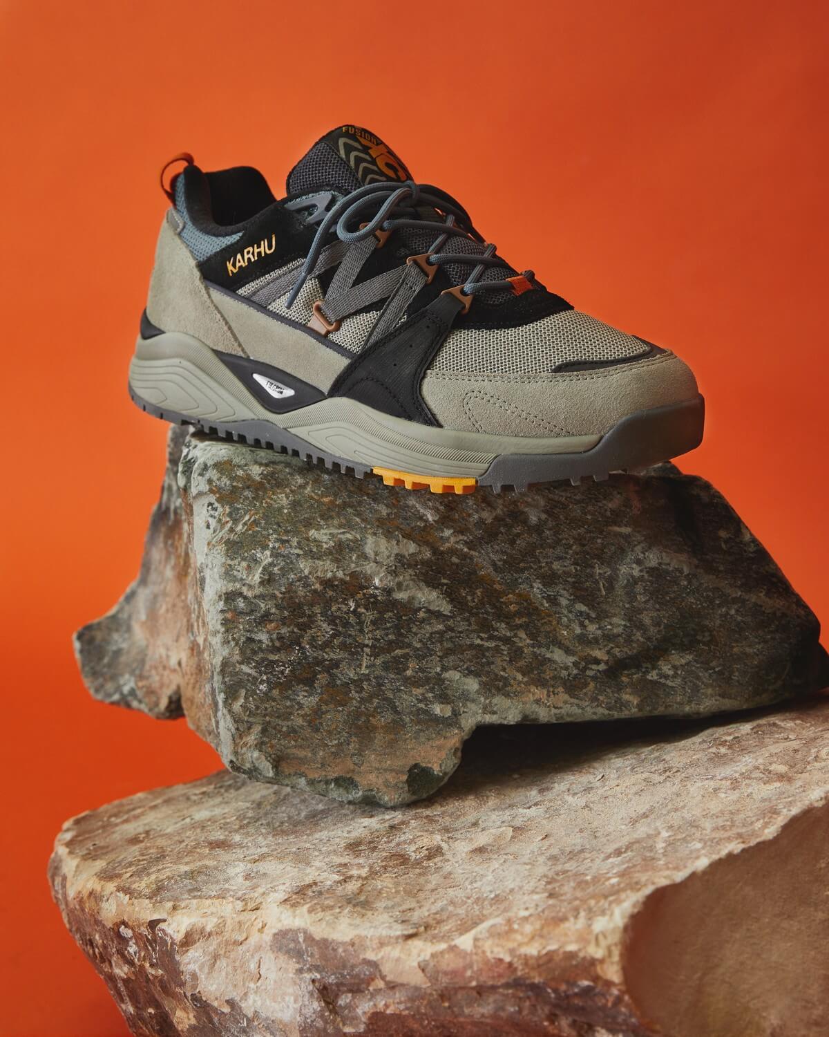 Karhu Fusion XC Aztec, Gun Metal & Abbey Stone