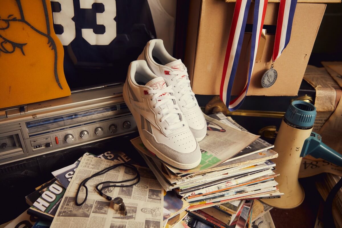 Reebok BB 4000 II - Cloud White / Pure Grey 8 / Vector Red - HQ3582