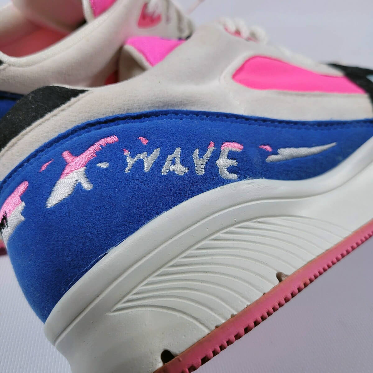 heel logo: Saucony - CrossWave X-Wave  (1987)