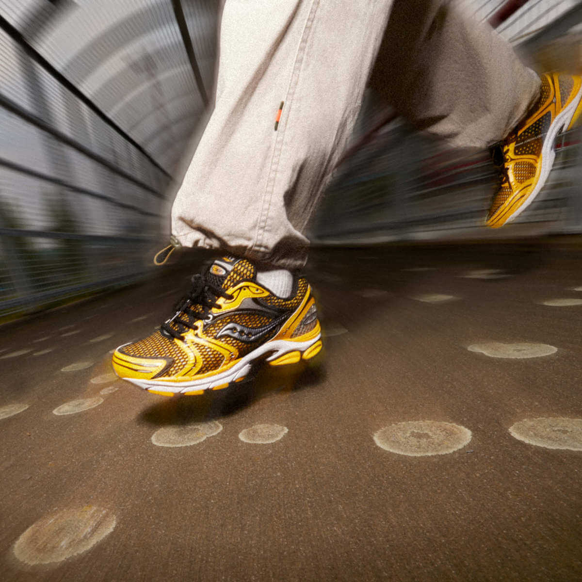 Saucony ProGrid Triumph 4 OG Lemon Chrome & White/Silver & Black