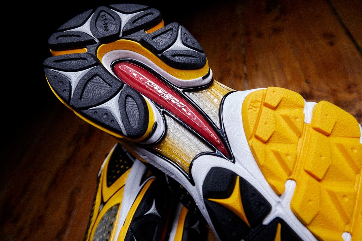 Saucony ProGrid Triumph 4 OG Lemon Chrome & White/Silver & Black