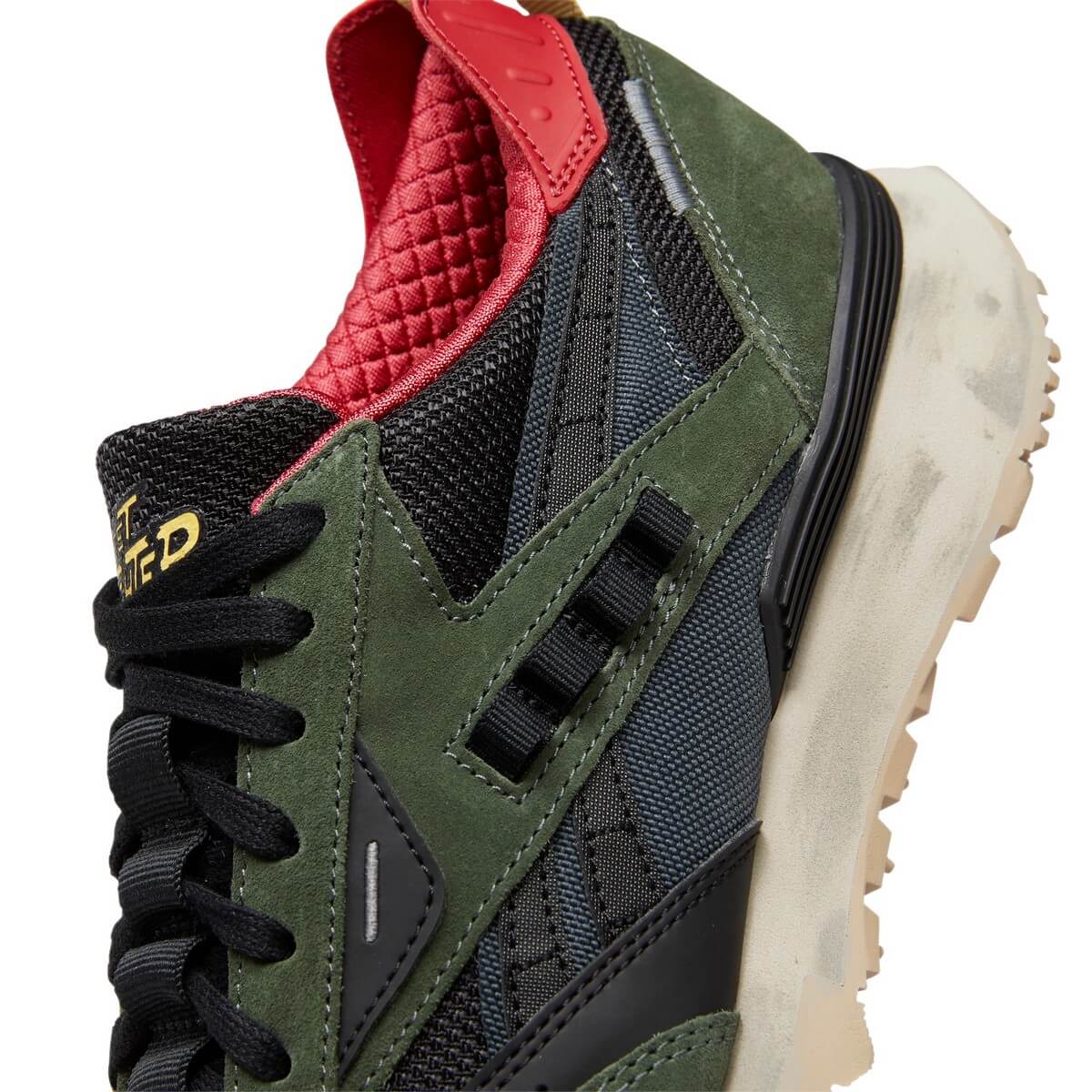 Reebok x Street Fighter - LX2200 - Cammy - H06329