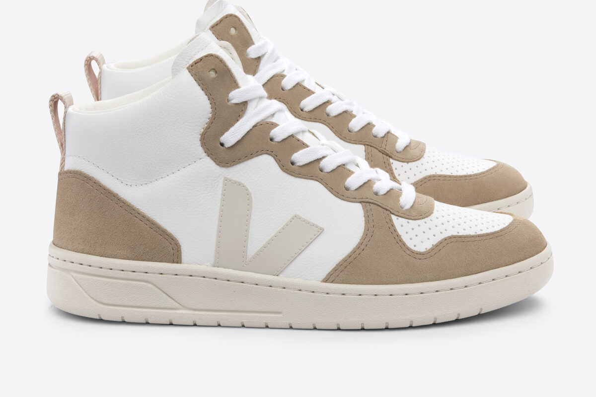 VEJA V-15 Extra White / Sahara