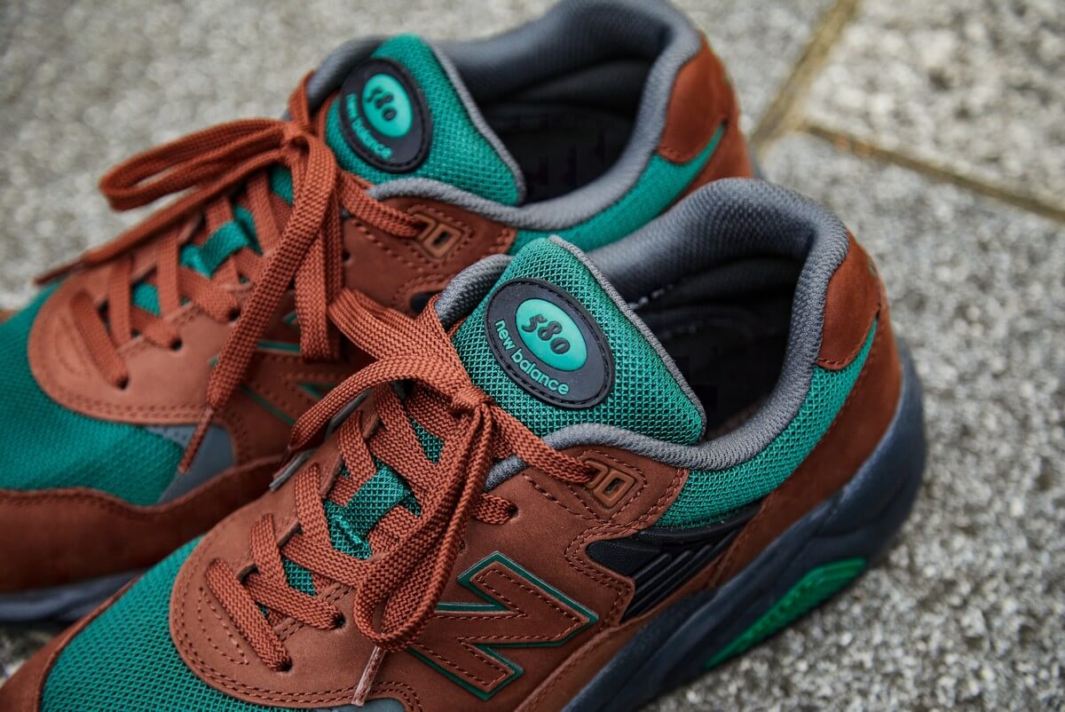 New Balance MT580RTB - Mahogany / Nightwatch Green