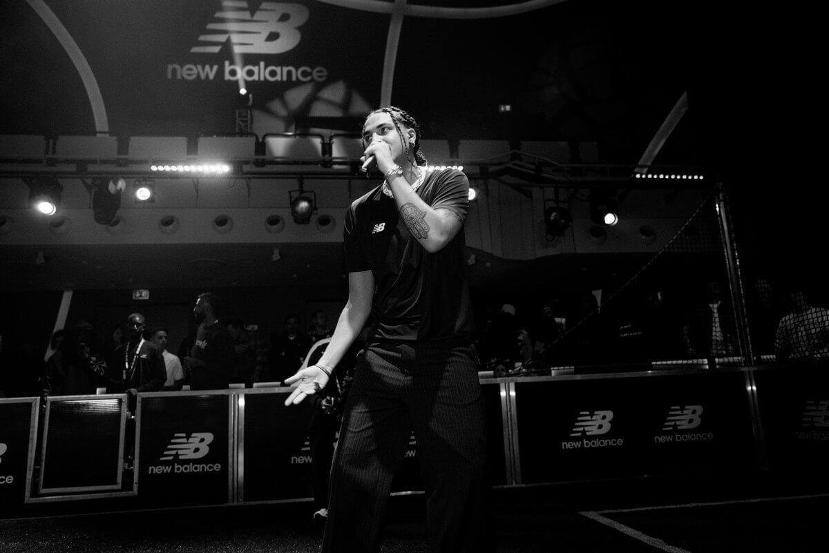New Balance stellt im Deutschen Theater München neuen Furon 7 und Tekela 4 vor