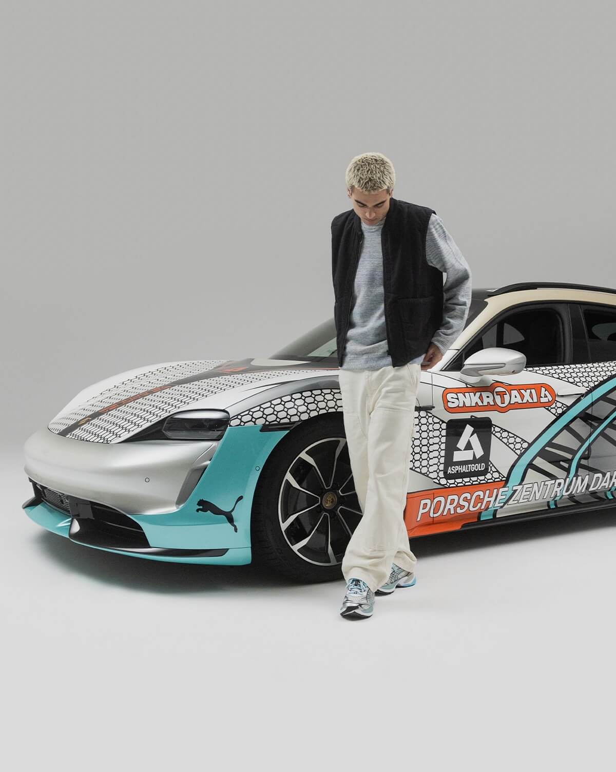 Porsche Taycan Turbo S Sport Turismo & Puma Velophasis Puma White / Porcelain
