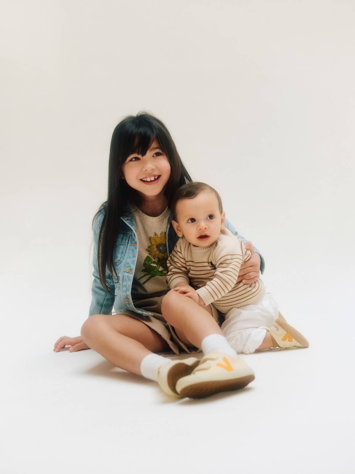VEJA & Bonpoint präsentieren Kollaboration auf den Modellen Ollie und Baby