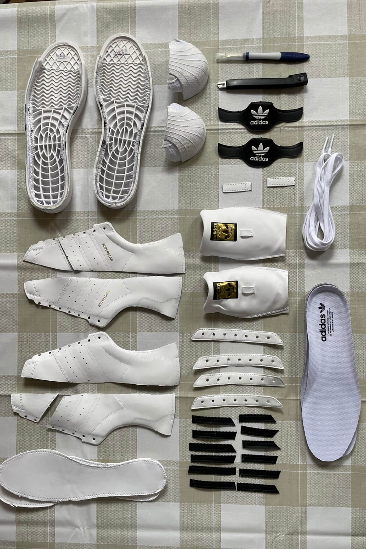 adidas Originals feiert "Home of Classics" Kampagne mit einer Ausstellung von kulturellen Sneaker Artefakten