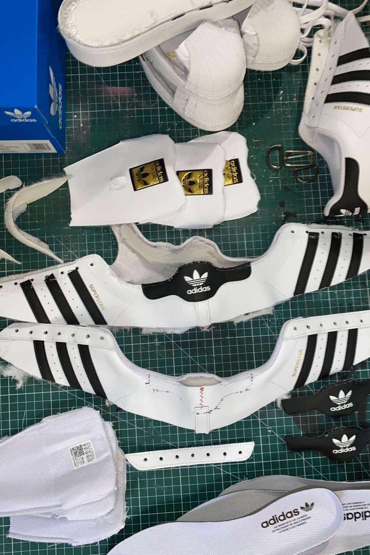 adidas Originals feiert "Home of Classics" Kampagne mit einer Ausstellung von kulturellen Sneaker Artefakten