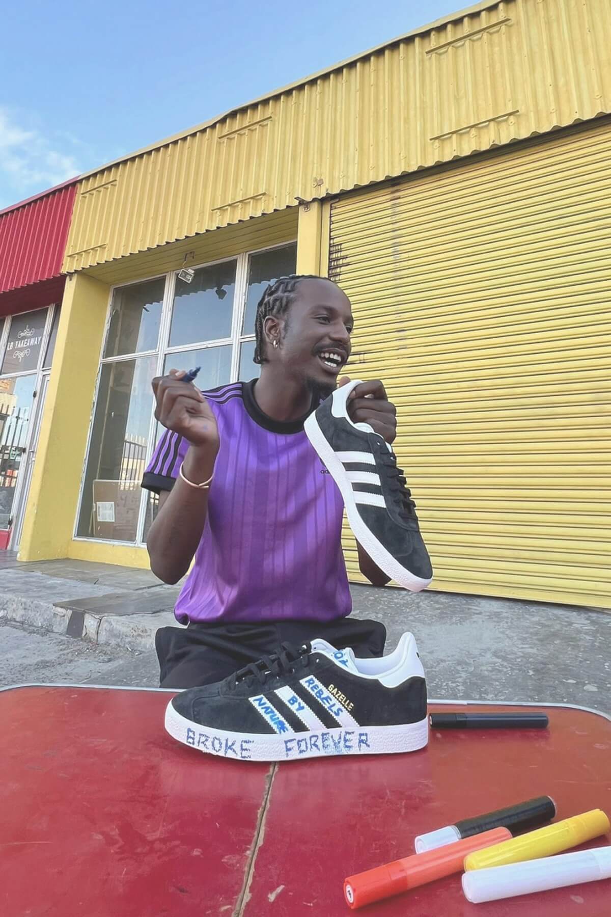 adidas Originals feiert "Home of Classics" Kampagne mit einer Ausstellung von kulturellen Sneaker Artefakten