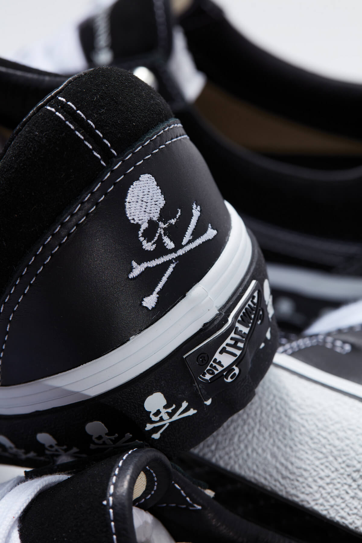 Vans Vault x MASTERMIND WORLD Old Skool VLT LX