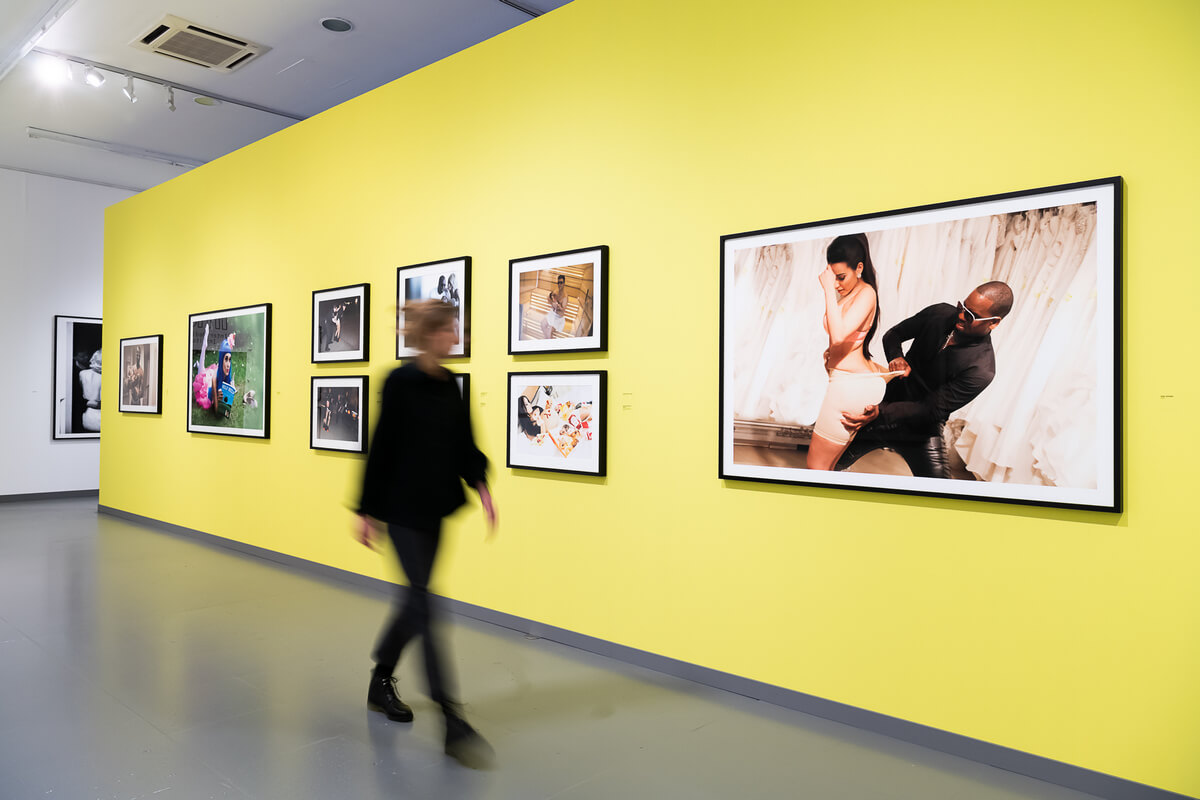 Ausstellungsansicht "Alison Jackson: Truth is Dead" NRW Forum Düsseldorf, Foto: Katja Illner