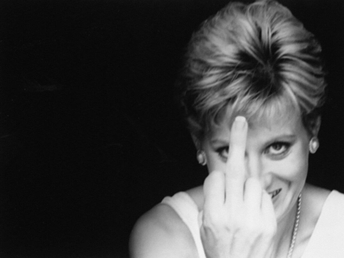 Alison Jackson: Diana Finger Up © Alison Jackson