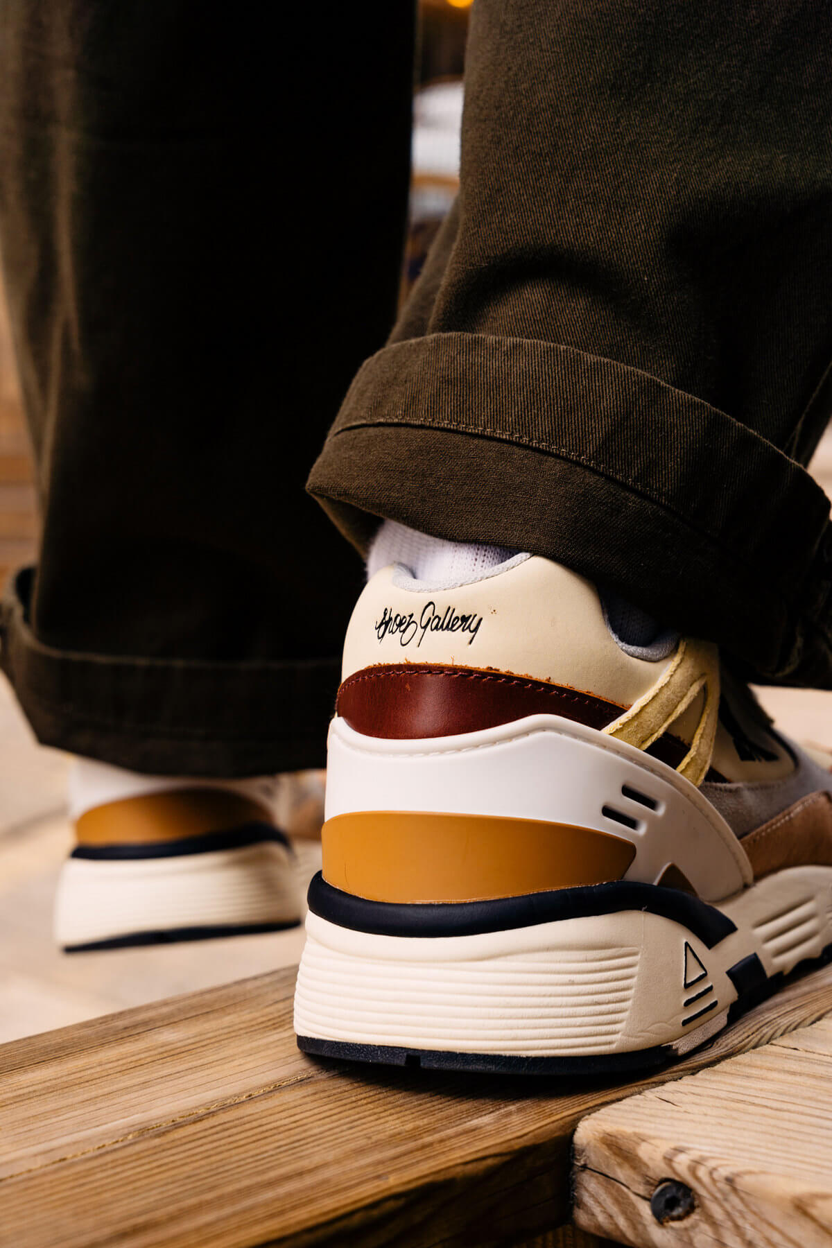 Le Coq Sportif x Shoez Gallery R1100 "Aux Pieds Des Pentes"