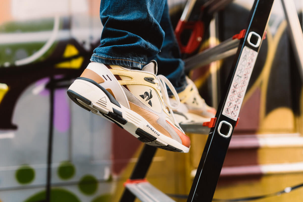 Le Coq Sportif x Shoez Gallery R1100 "Aux Pieds Des Pentes"