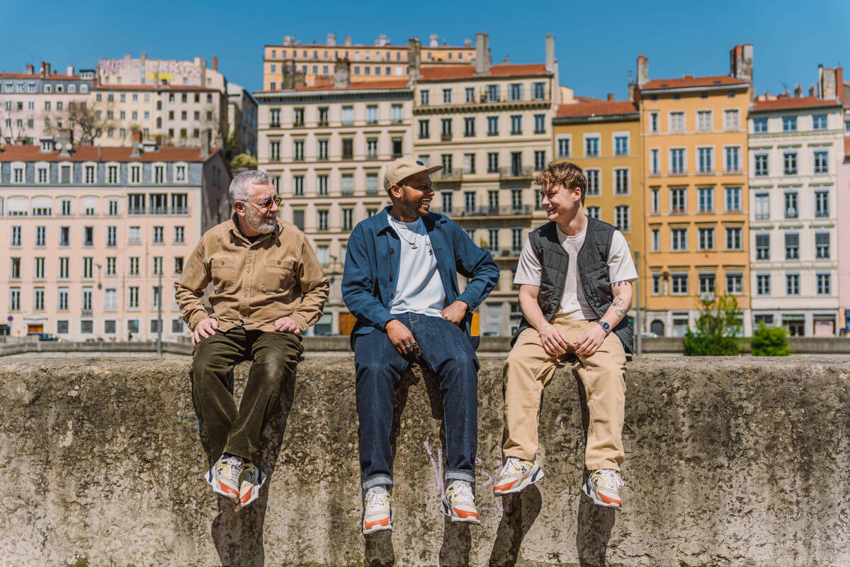 Le Coq Sportif x Shoez Gallery R1100 "Aux Pieds Des Pentes"
