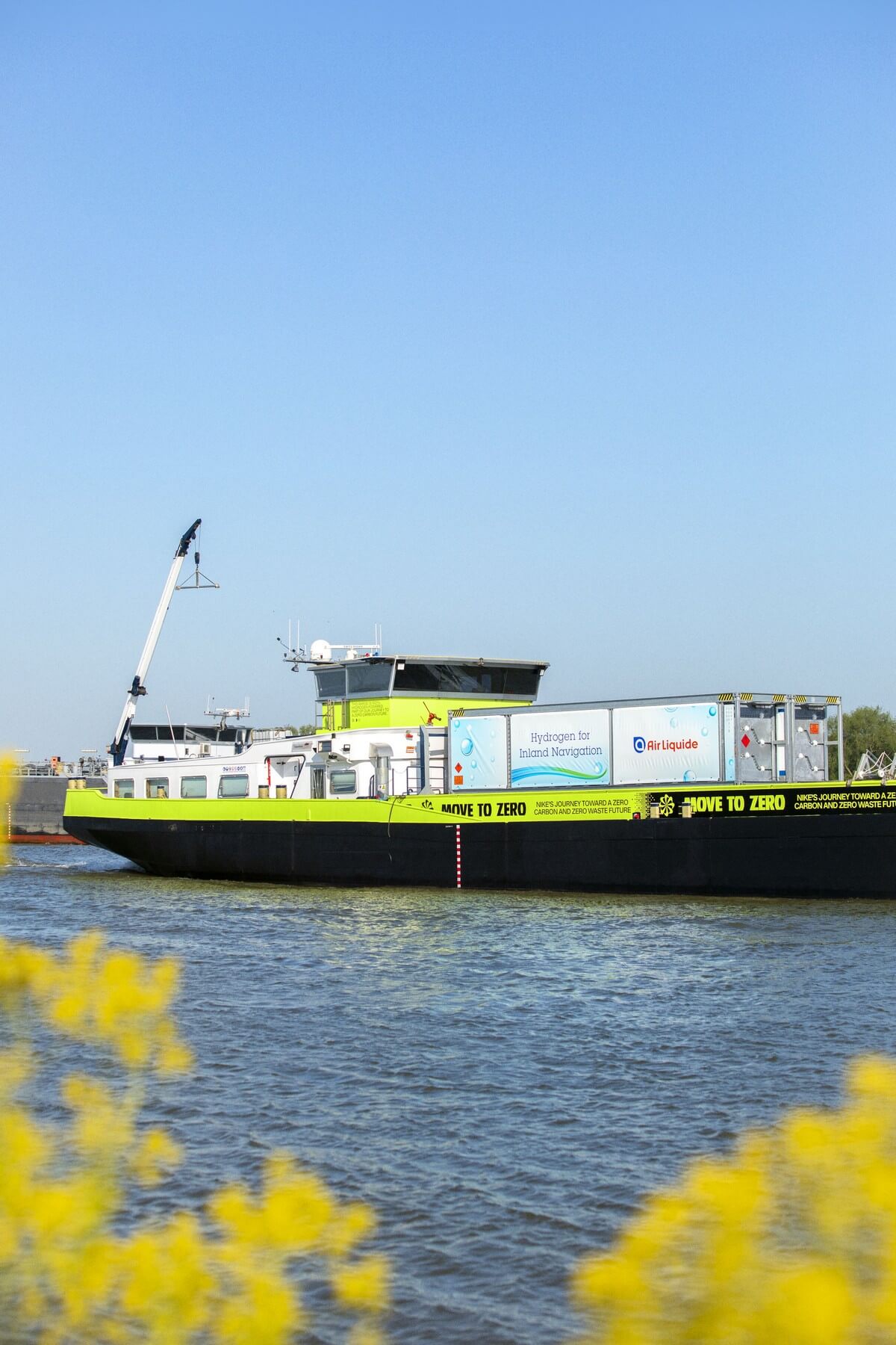 Nike H₂ Barge 1 - Erstes wasserstoffbetriebenes Binnencontainerschiff