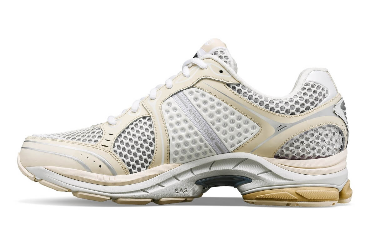 Saucony x Highsnobiety - Pro Grid Triumph 4 - Cream/White - S70821-1