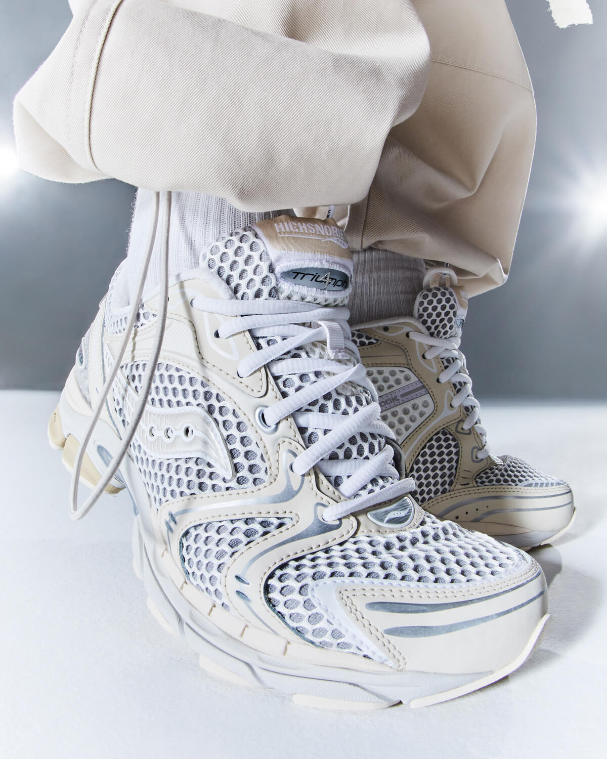 Saucony x Highsnobiety - Pro Grid Triumph 4 - Silver/Multi - S70821-2
