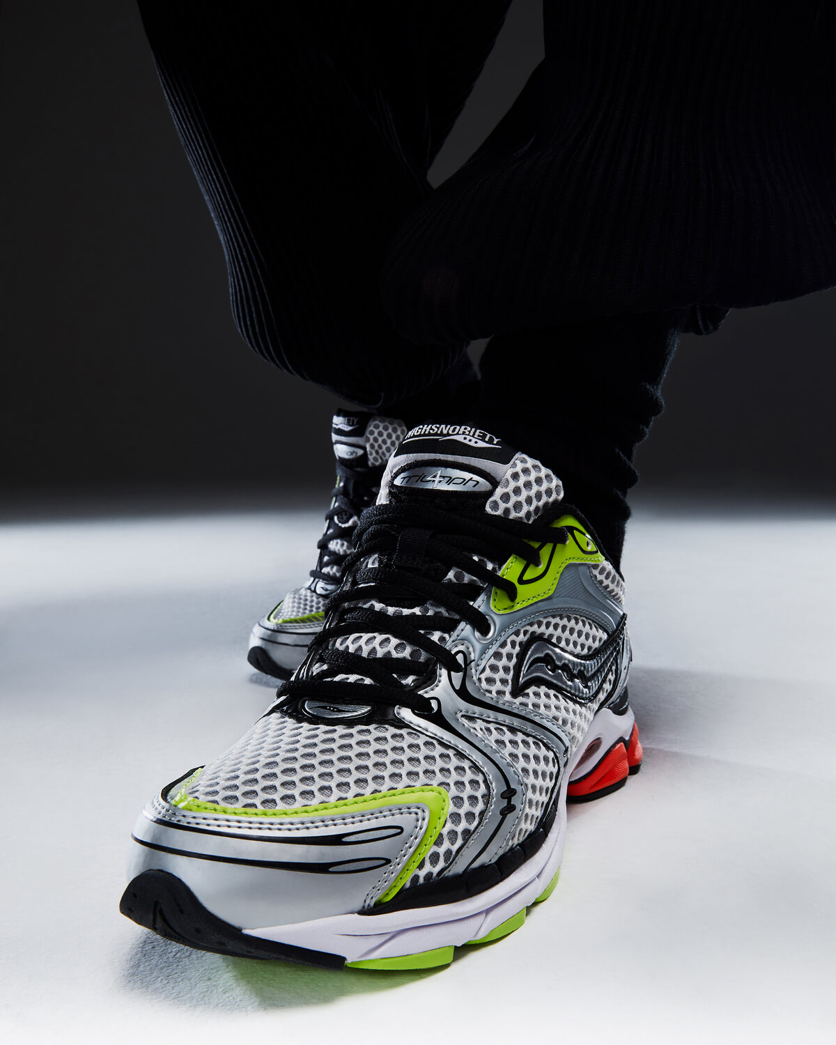 Saucony x Highsnobiety - Pro Grid Triumph 4 - Silver/Multi - S70821-2