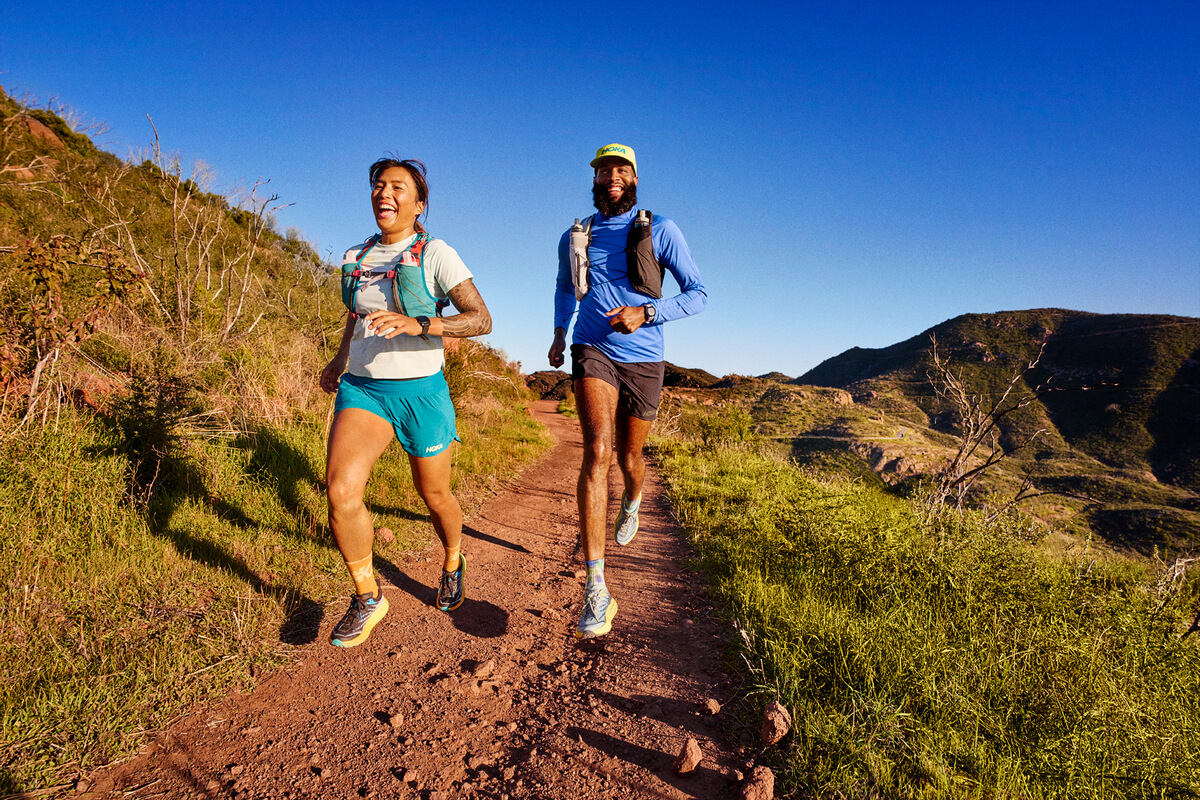 HOKA releast Kampagnenfilm "MURMURATION"