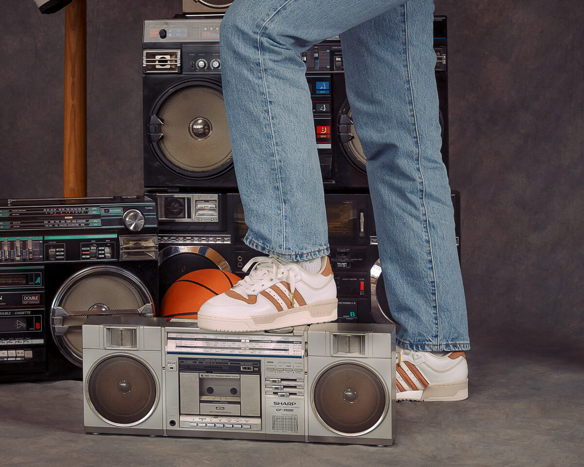 adidas Originals Rivalry Low 86 "Collective Series" - Chalk White / Clay Strata / Core White - IE9940
