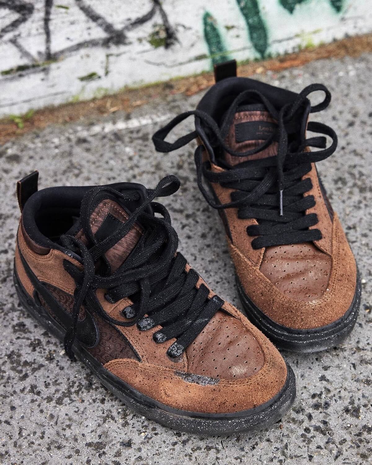 Nike SB React Leo - Cocao Wow/Cocao Wow/Earth/Black - DX4361-200