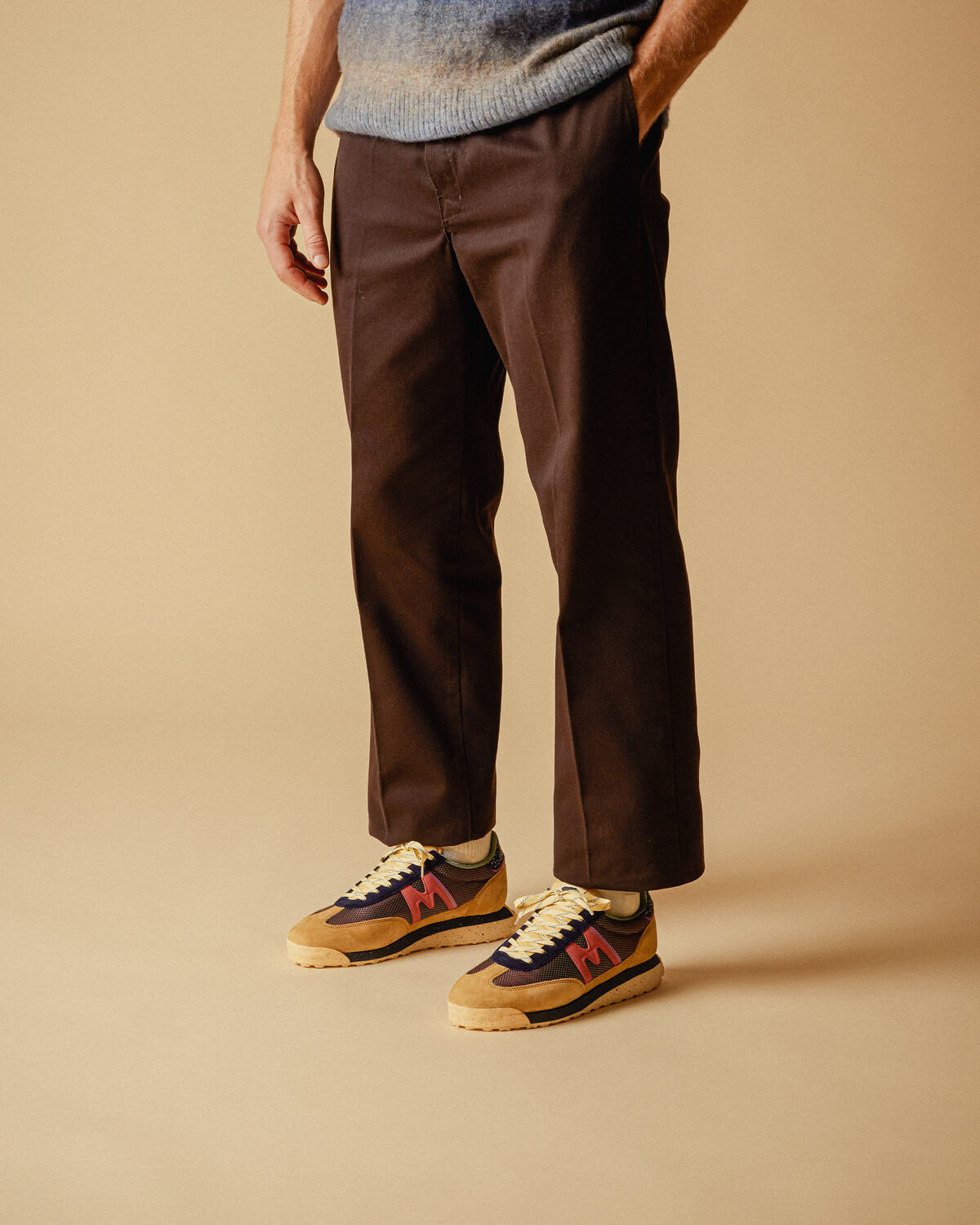 Karhu Mestari Control – Irish Cream / India Ink – F840002