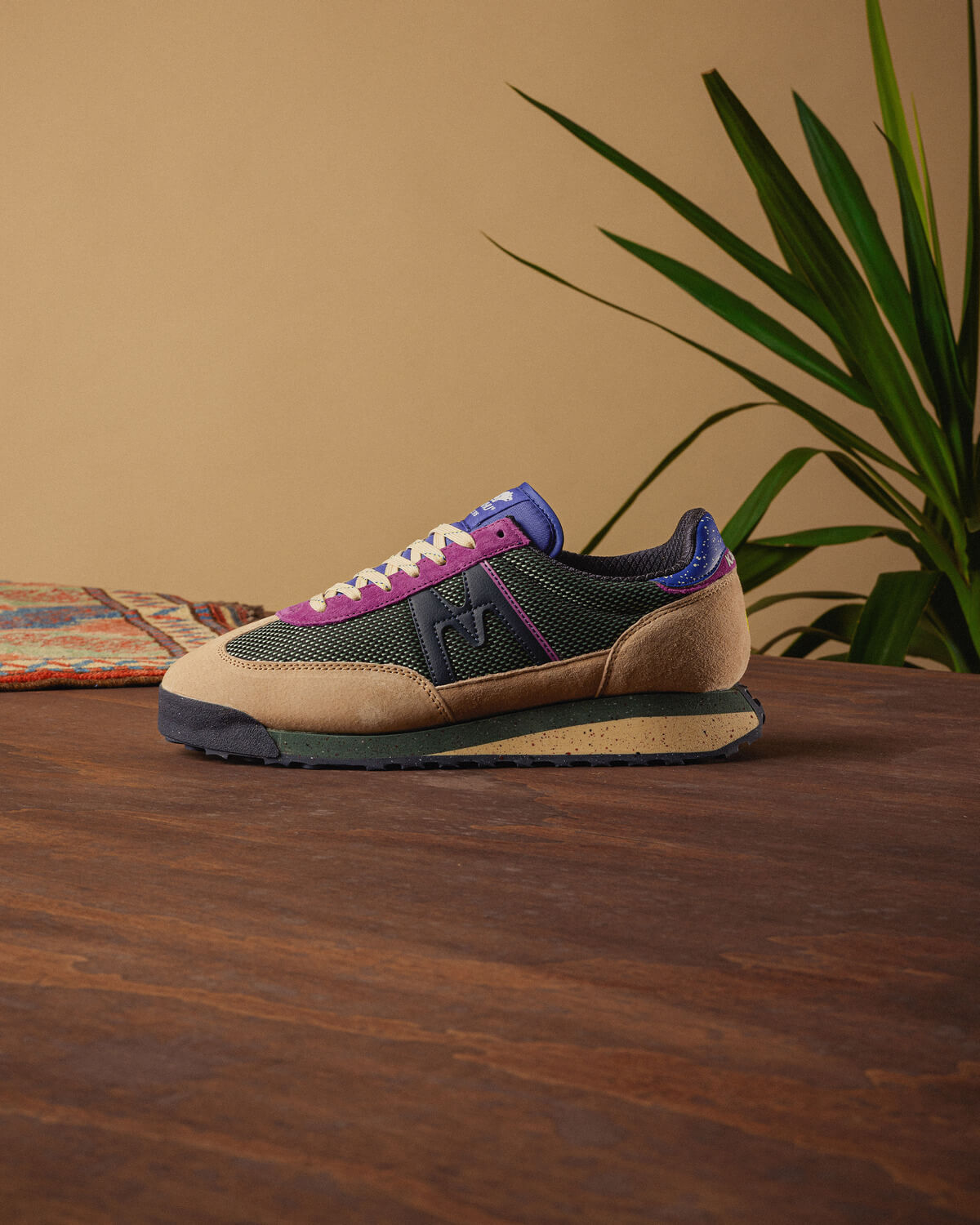 Karhu Mestari Control – Curry / Mineral Red – F840003