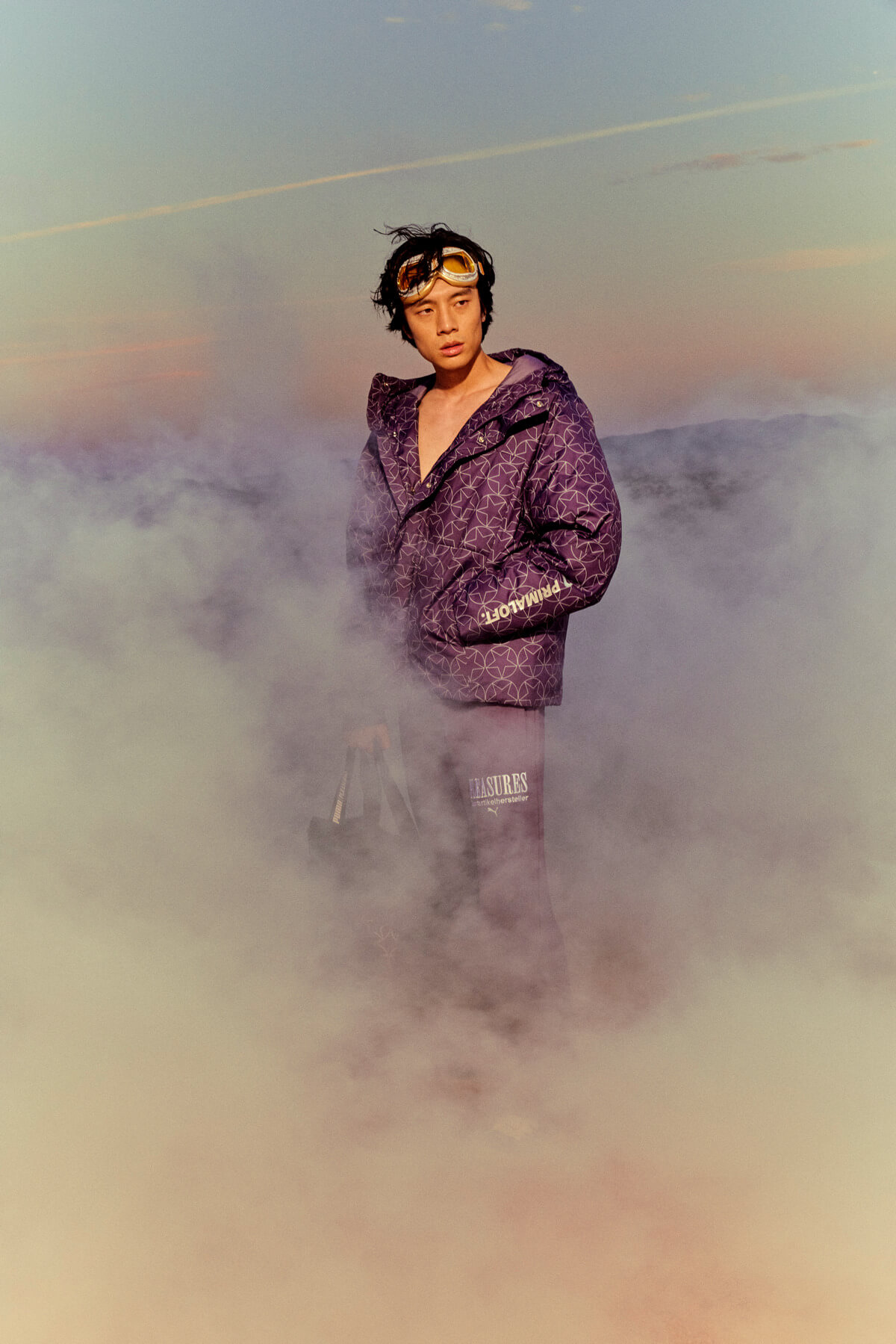 PUMA x PLEASURES Sportartikelhersteller Apparel & Sneaker Collection ft. Velophasis