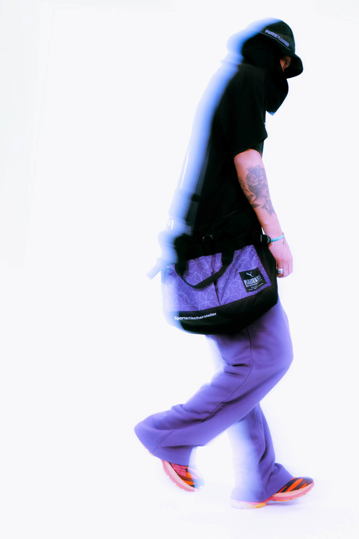 PUMA x PLEASURES Sportartikelhersteller Apparel & Sneaker Collection ft. Velophasis