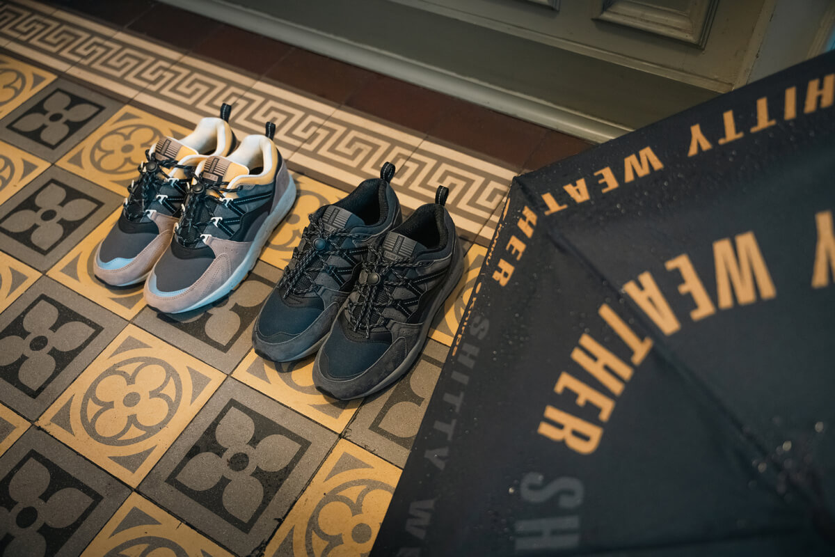 Karhu x Knirps Fusion 2.0 "Shitty Weather" - Silver Mink / Jet Black - F804161 & Plum Kitten / Jet Black - F804160