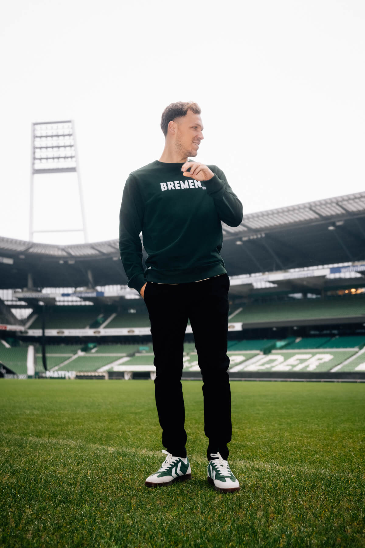Werder Mittelfeldspieler Senne Lynen - hummel x Glückstreter x Werder Bremen VM78 CPH