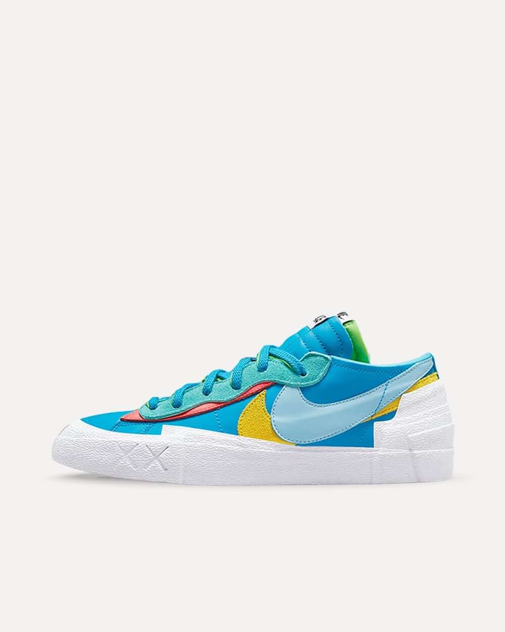 Nike x sacai x KAWS Blazer Low „Neptune Blue“