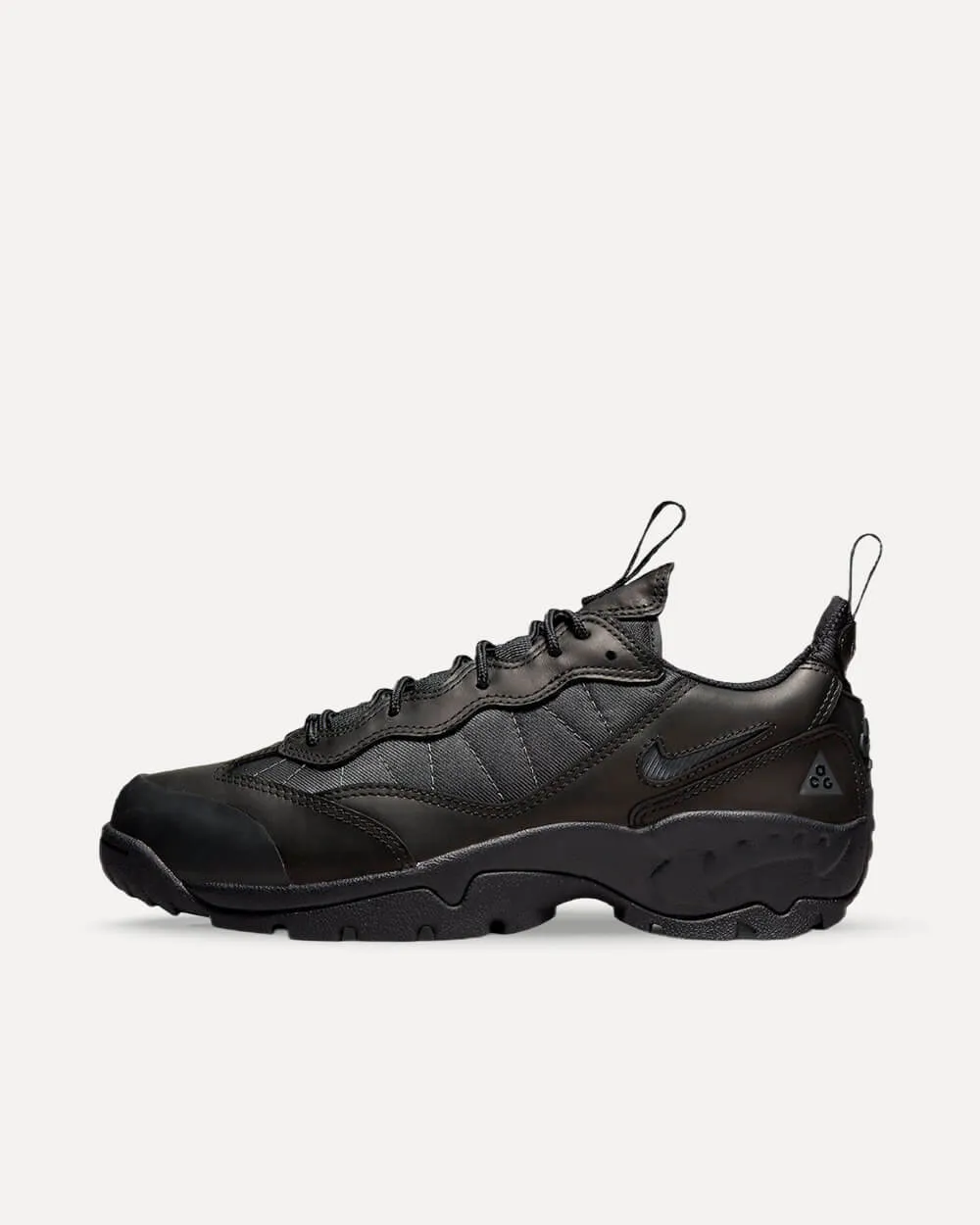 Nike ACG Air Mada „Triple Black“