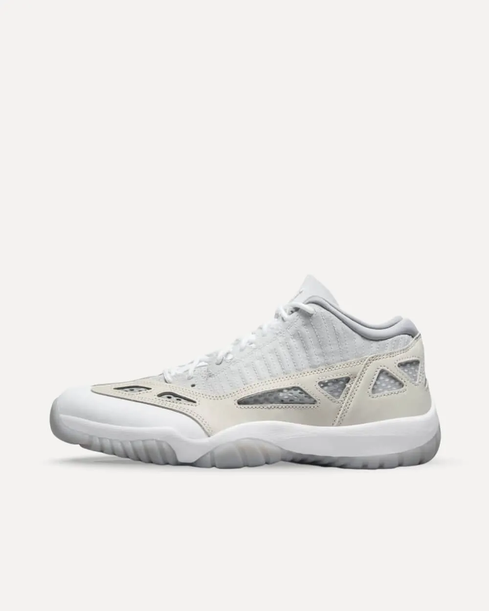 Nike Air Jordan 11 Low IE „Light Orewood Brown“