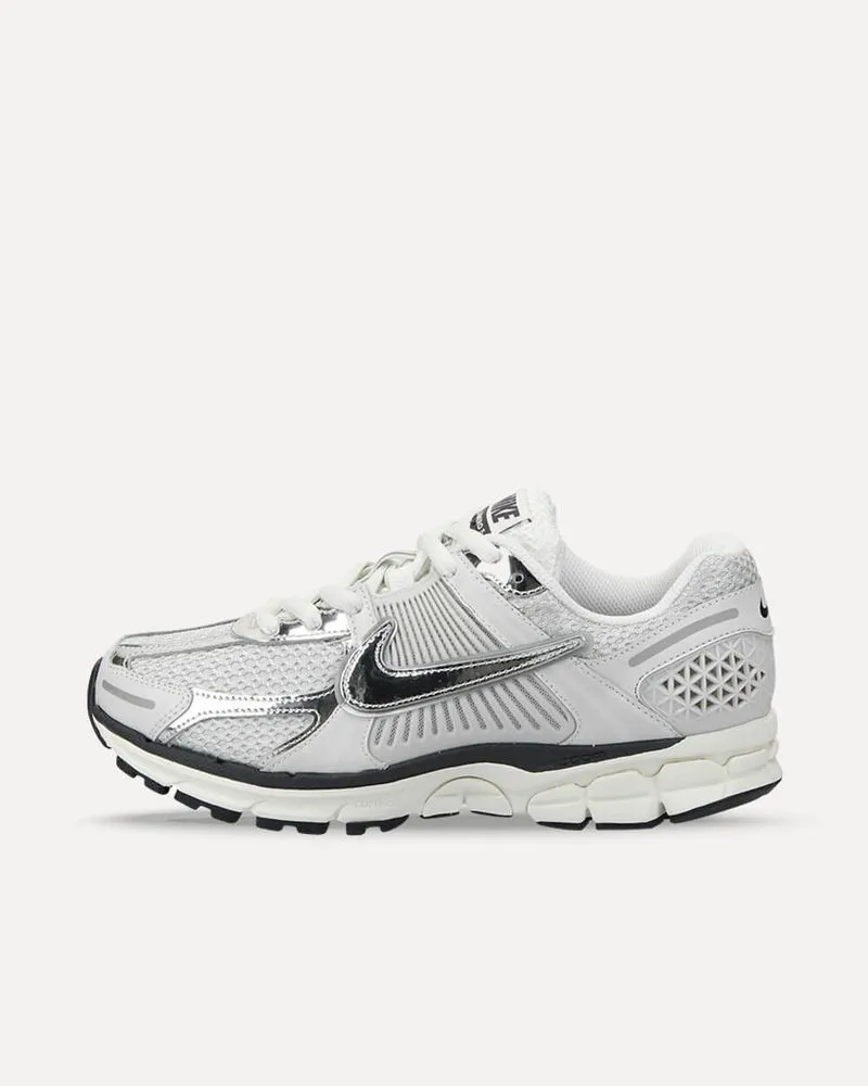 Nike Wmns Zoom Vomero 5