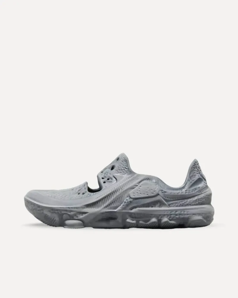 Nike ISPA Universal