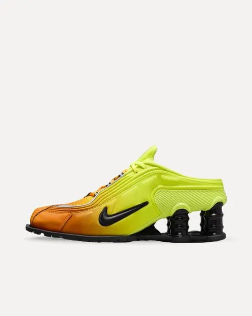 Nike x Martine Rose Shox MR4 Mule „Safety Orange“