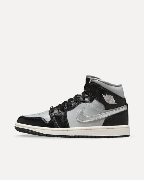 Nike Air Jordan 1 Mid „Black Chrome“