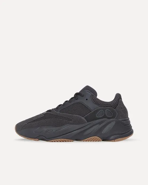 adidas Yeezy Boost 700 „Utility Black“