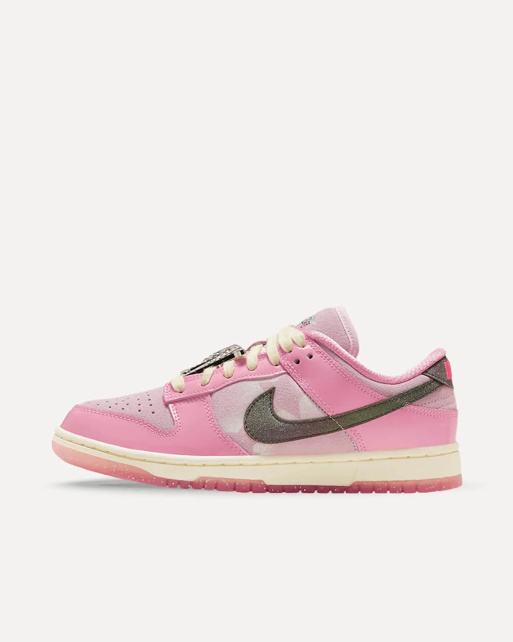 Nike Dunk Low LX „Barbie“