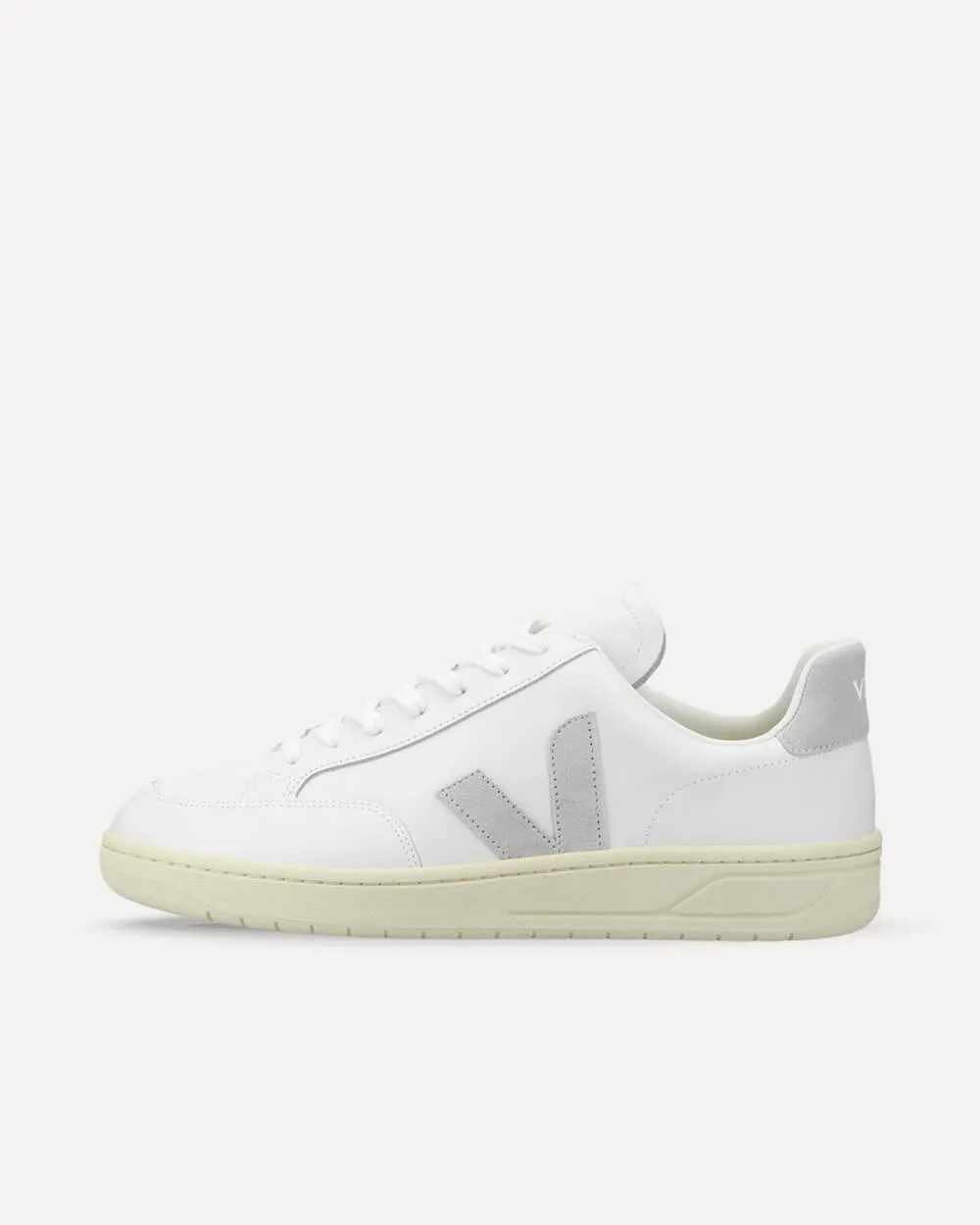 Veja V-12 Leather