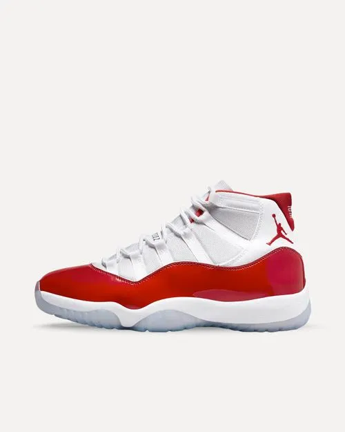 Nike Air Jordan 11 „Cherry“