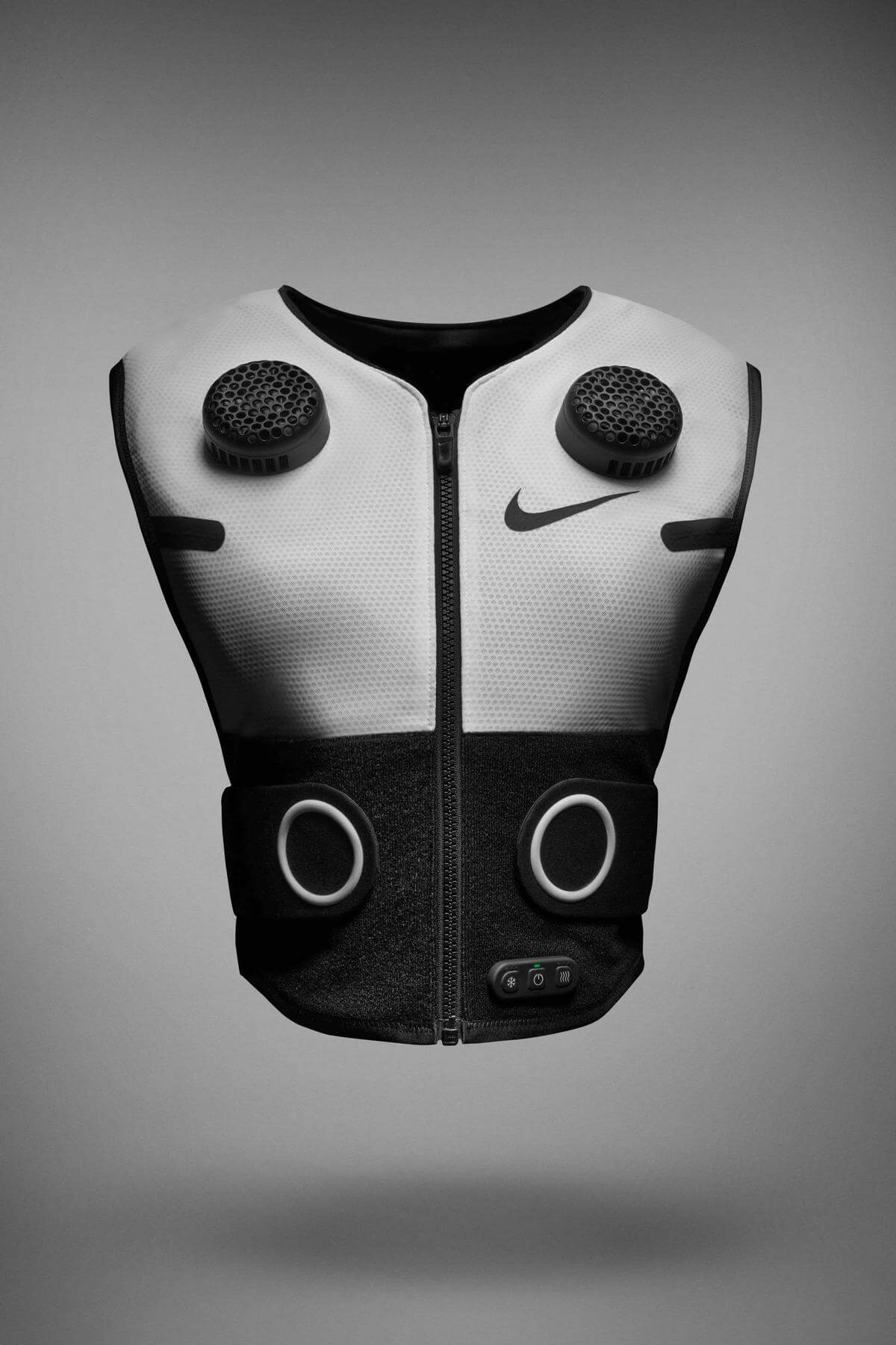 Nike x Hyperice Boot und Weste für Warm-Up & Recovery