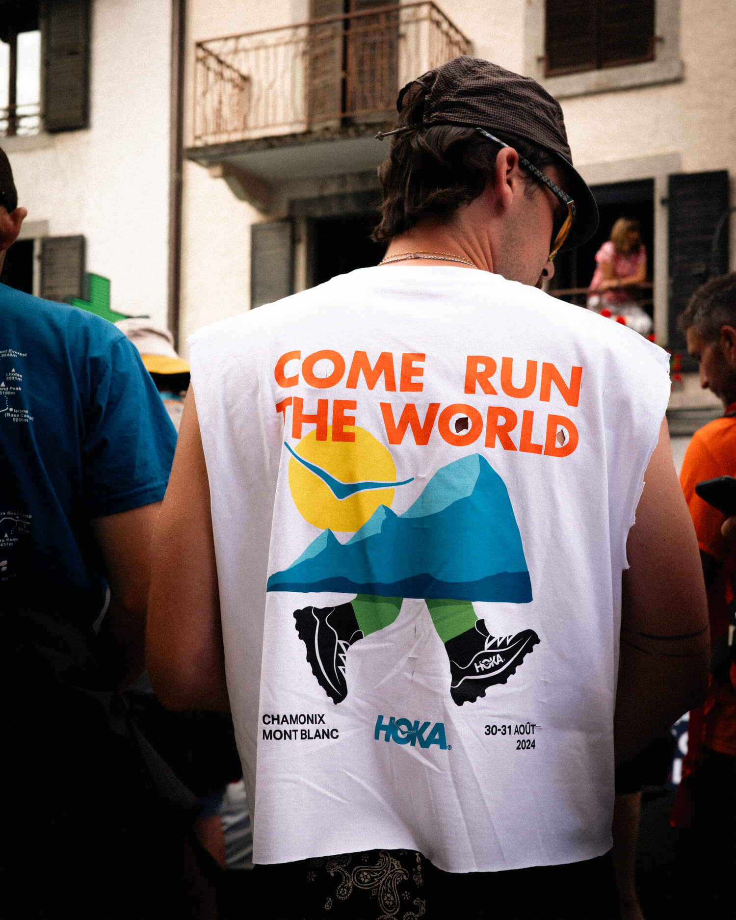 "Come Run The World" - HOKA UTMB 2024
